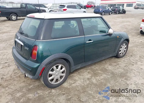 2004 Mini Cooper из США, поврежденный, VIN WMWRC334X4TJ57079